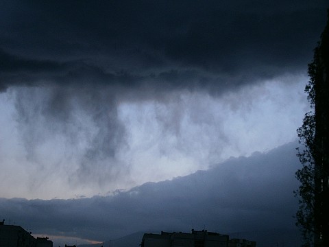 буря над София