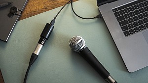 Shure MVX2U - мини аудио интерфейс за лесно включване на XLR микрофони към компютър през USB