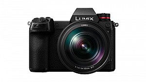 Panasonic Lumix DC-S1 was honored with TIPA&#39;s prestigious 2019 Best Full-Frame Photo / Video Camera Award