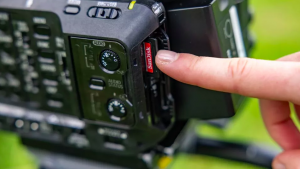 Актуализация на фърмуера на Canon XF605 за интеграция в среди с няколко видеокамери 