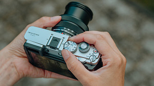 Новият фотоапарат OM SYSTEM PEN – ретро дизайн и съвременна технология за ежедневието