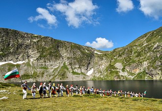 Българско.