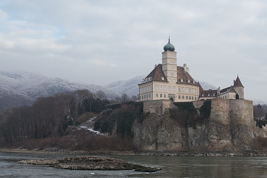 Замъкът Schloss Schönbühel