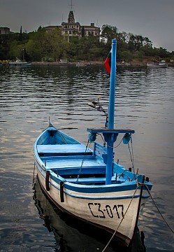 Самотна лодка 