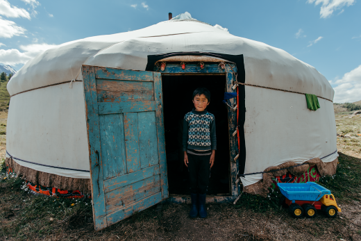 Казахско момче - номад от Западна Монголия