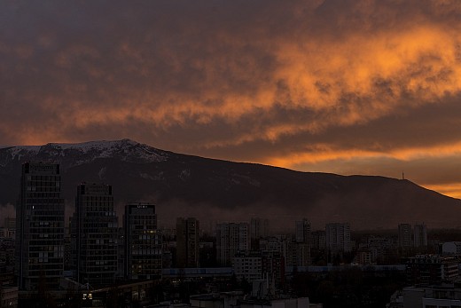 Златна вечер