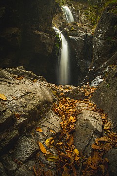 Есенния водопад