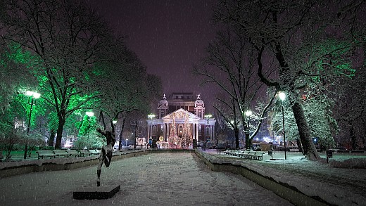 Гимнастичката в снега