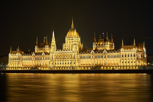 Унгарският парламент, Будапеща