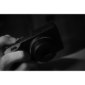 Новият фотоапарат Ricoh GR IV Monochrome – компактен модел, фокусиран върху черно‑бялата фотография