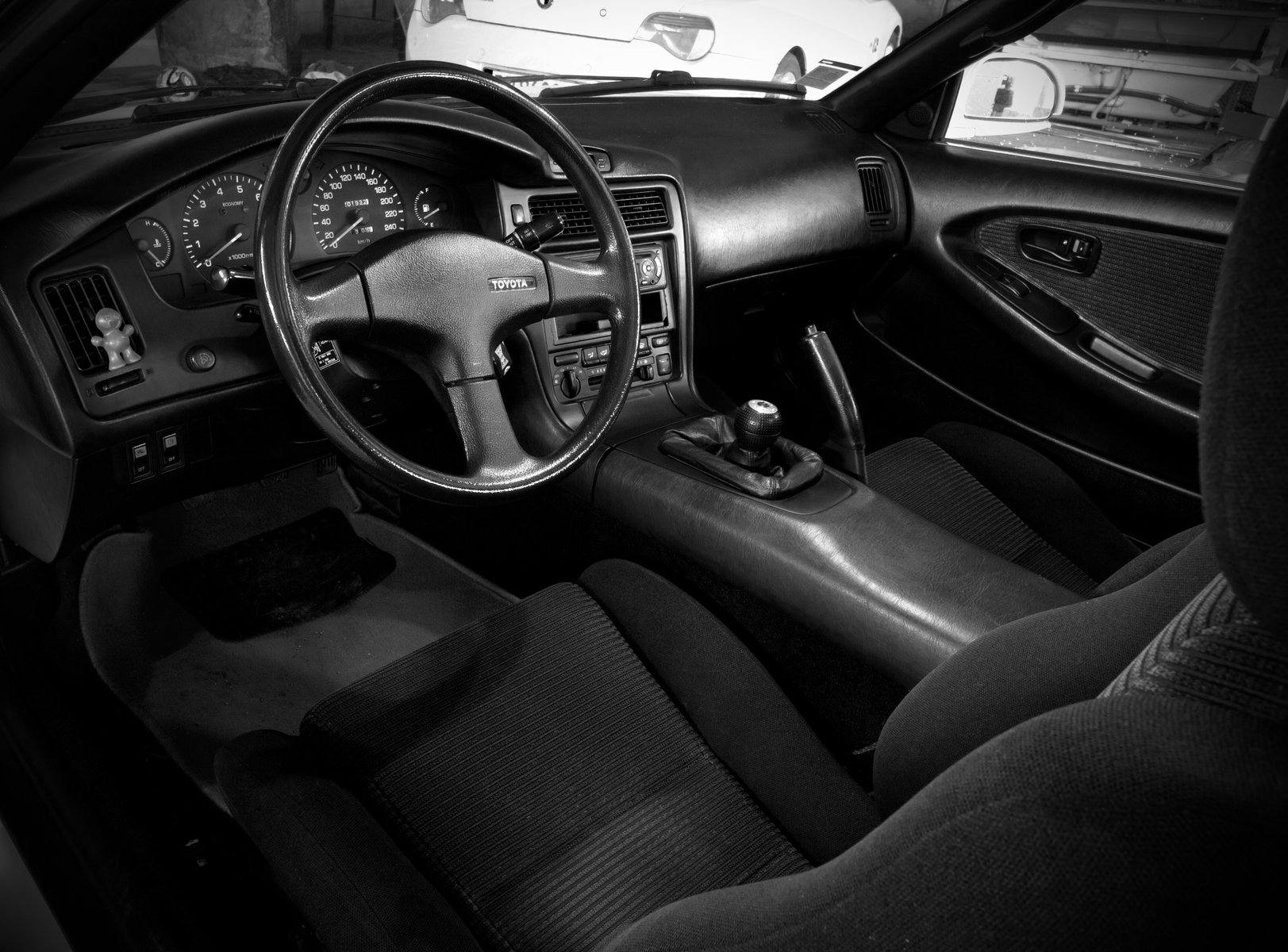 1991 Toyota MR2 Targa interior